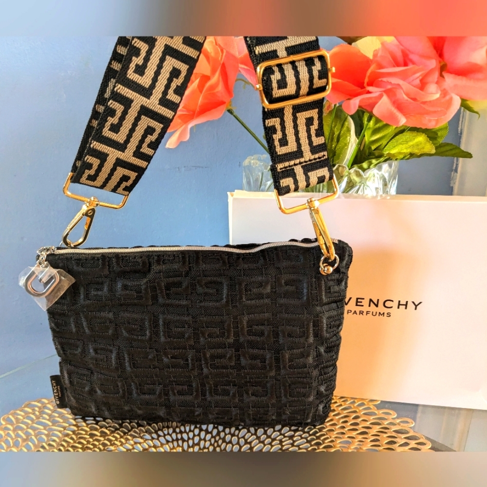 Givenchy pouch - image 5